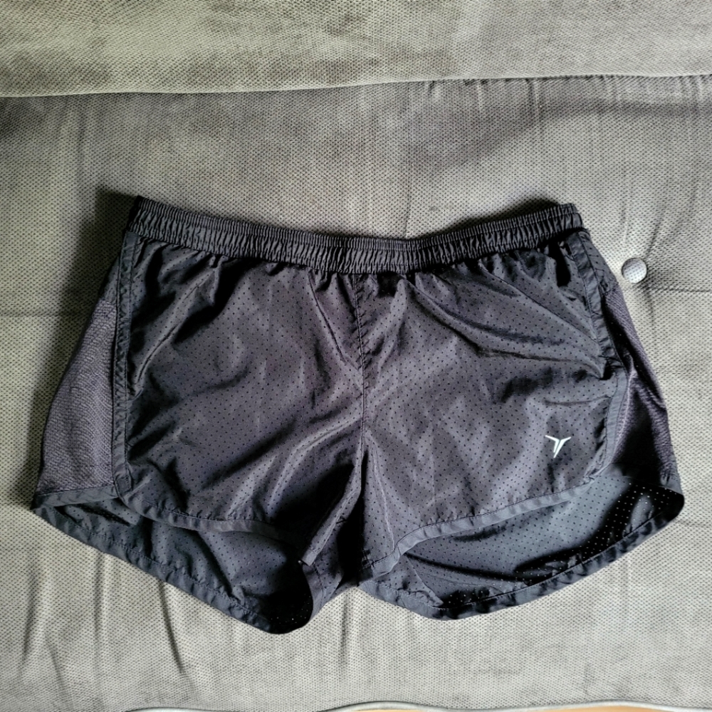 ⭐️Old Navy Active Shorts⭐️